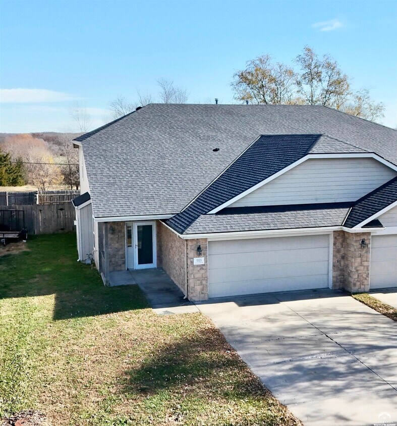 Foto principal - 918 Eagle Ridge Dr