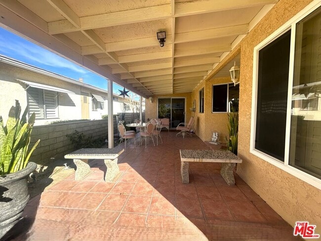 Foto del edificio - 74584 Nevada Cir E