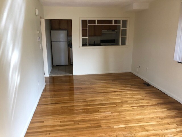 Foto principal - 207 Central St