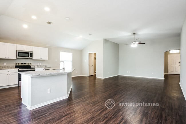 Building Photo - 6540 Chalk River Dr