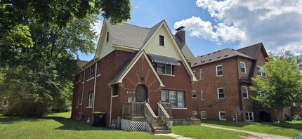 Building Photo - 58 Waldo St