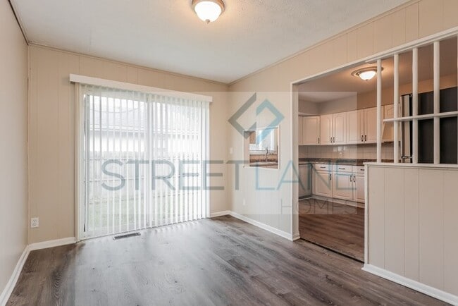 Building Photo - Charming 4 Bedroom in Columbus!