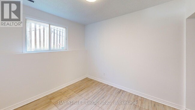 Building Photo - 1448-1448 Outlet Dr