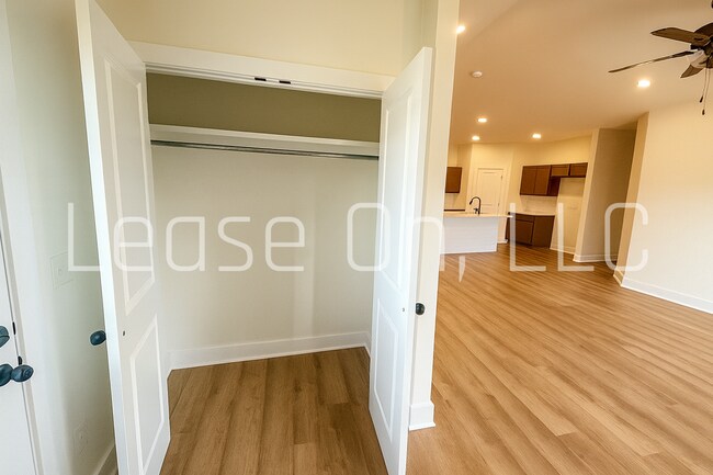 Foto del edificio - Brand-New 3 Bedroom Home in Haysville School District