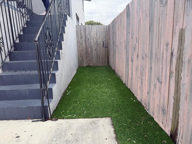 Foto del edificio - 4617 NW 2nd Terrace