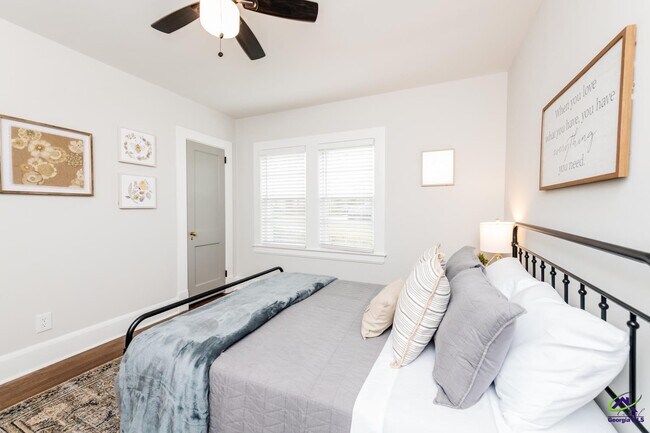 Foto del edificio - 1304 Georgia Ave