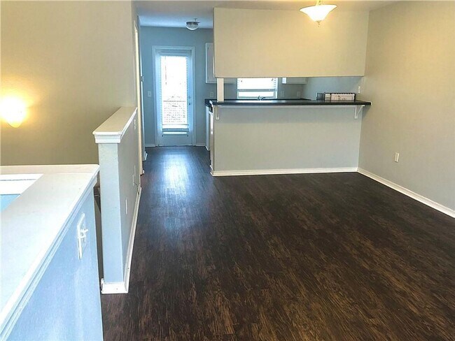 Foto del edificio - 2 Bedroom 2.5 Bathroom Home Coming Soon 8/...