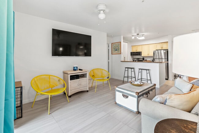 Building Photo - 850 S Tamiami Trl