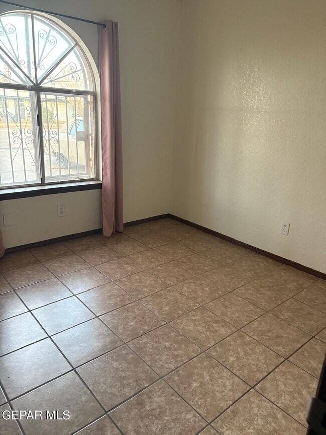 Foto del edificio - 7142 Dale Rd