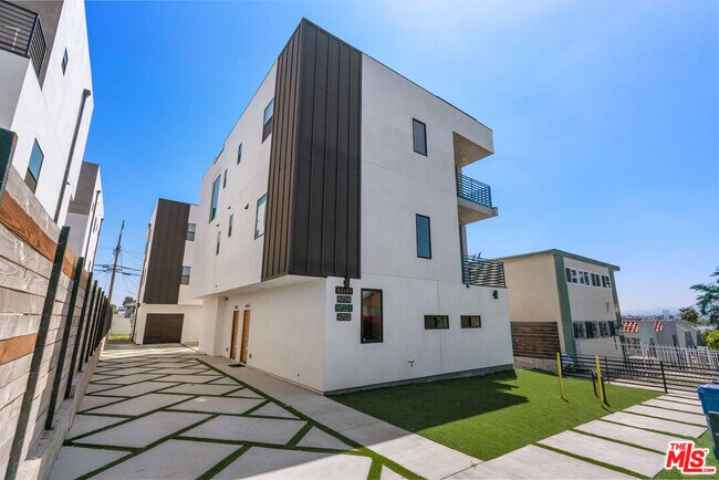 Foto del edificio - 4714 W 17th St