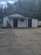 Building Photo - 17025 Lake Arthur Rd