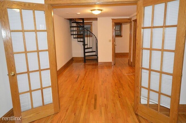 Foto del edificio - 3906 N Greenview Ave