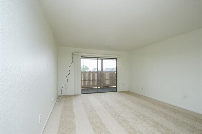 Building Photo - 8523 Hearth Dr