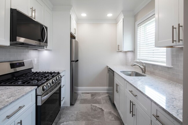 Interior Photo - Leonia Manor: In-Unit Washer & Dryer, Heat, Hot & Cold Water Included, Cat & Dog Friendly, and Wa...