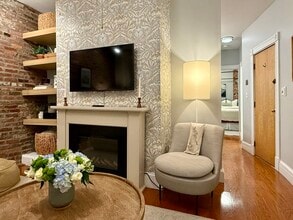 Building Photo - 59 Myrtle St