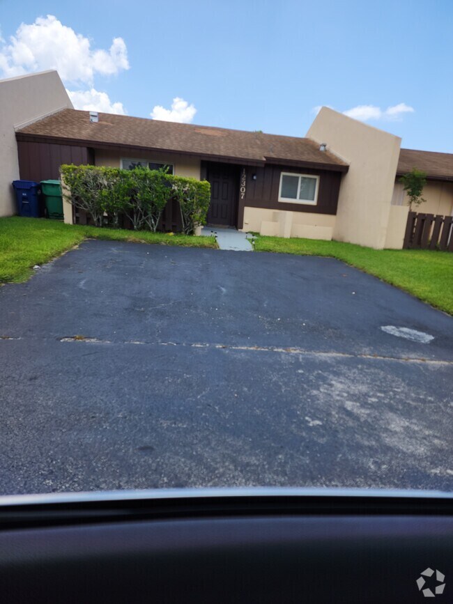 DevonAire Villas Short Term Apartments for Rent Miami, FL 6