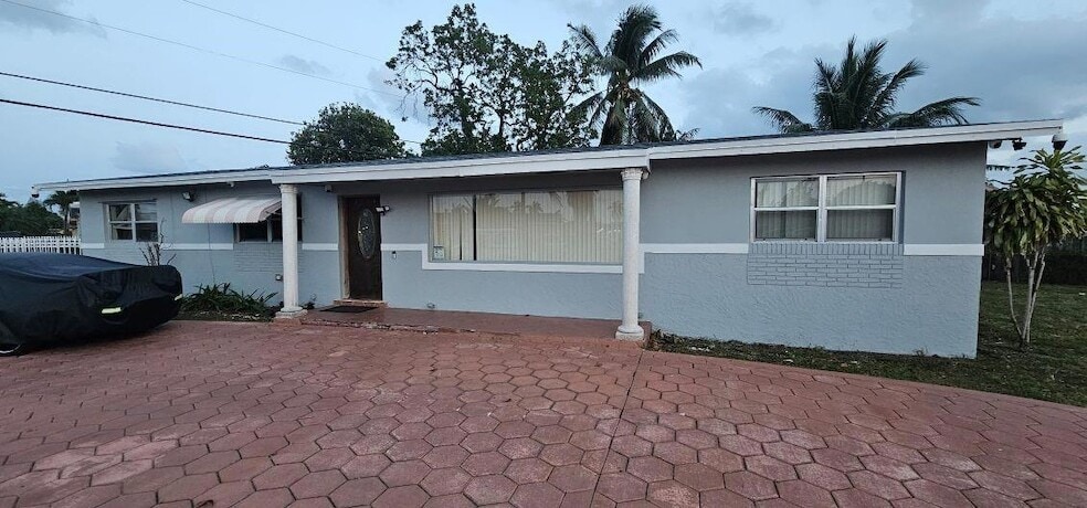 Foto principal - 870 NW 173rd Terrace