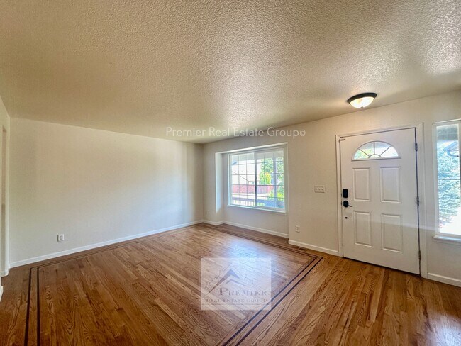 Foto del edificio - 7190 Lone Eagle Ln