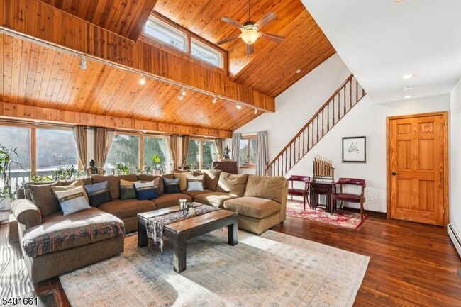 Building Photo - 197 Point Breeze Dr