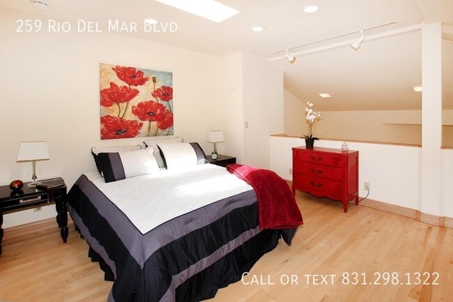Foto del edificio - 3 bed 2 bath coastal living with this stun...
