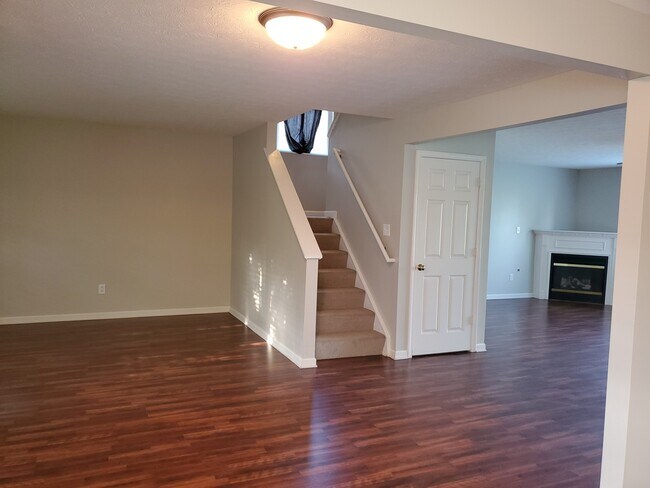 Building Photo - 6552 Hunters Ridge S