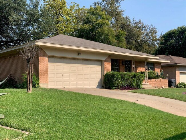 Building Photo - 1047 Indian Creek Trail
