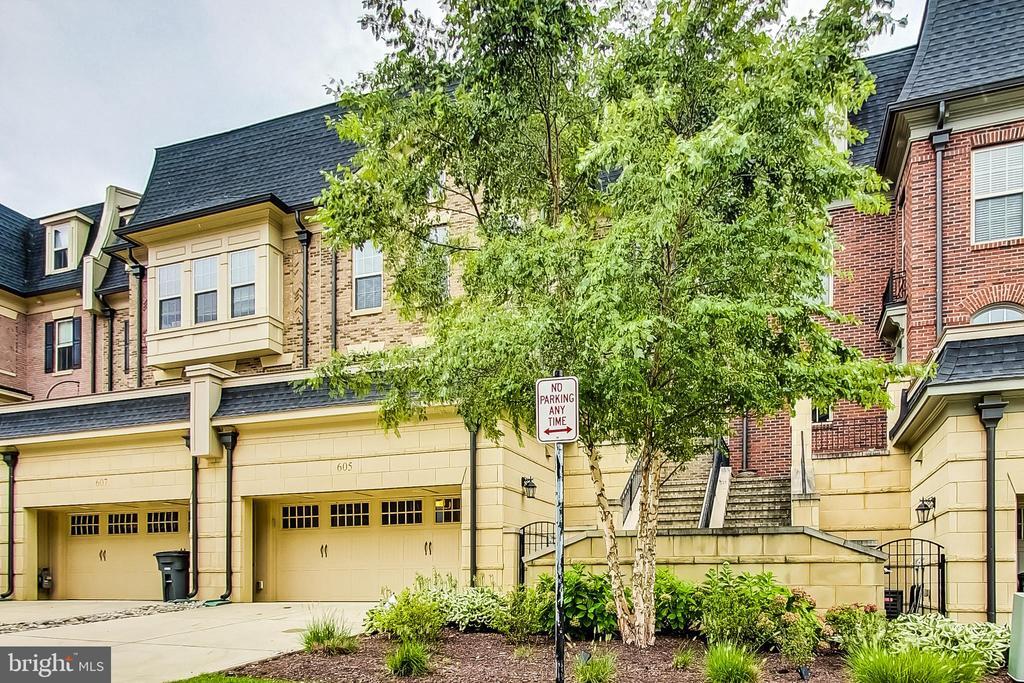 605 Fair Winds Way, Oxon Hill, MD 20745 Townhome Rentals in Oxon Hill