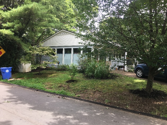 Building Photo - 18 Forestdale Dr