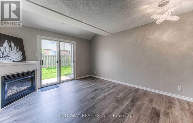 Building Photo - 67 Vly Vw Rd