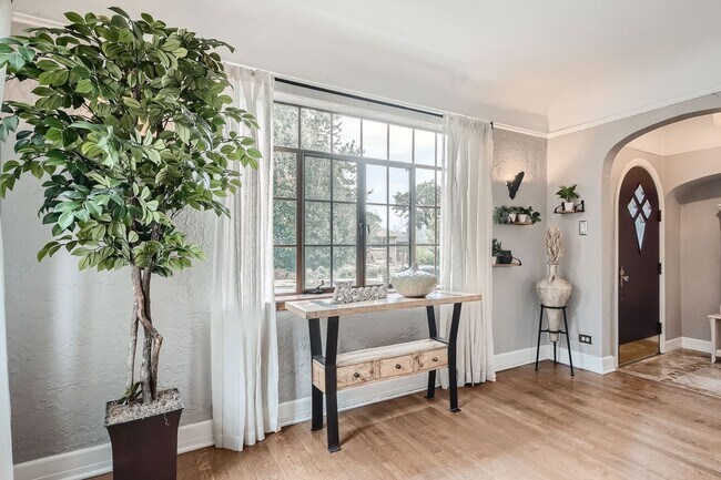 Foto del edificio - 3070 Bellaire St
