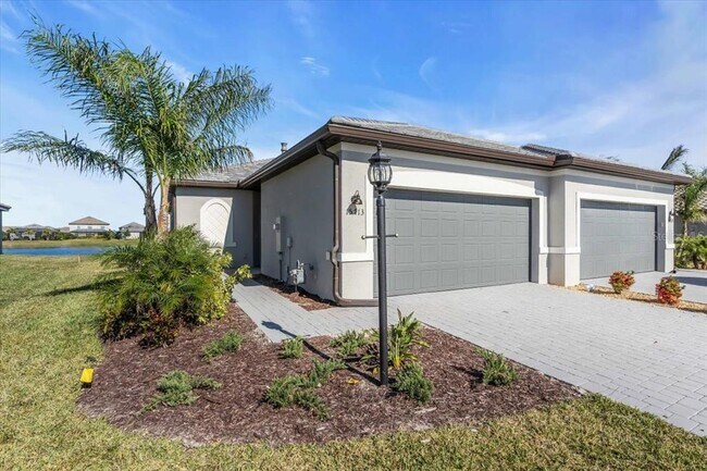 Building Photo - 15713 Sunny Day Dr