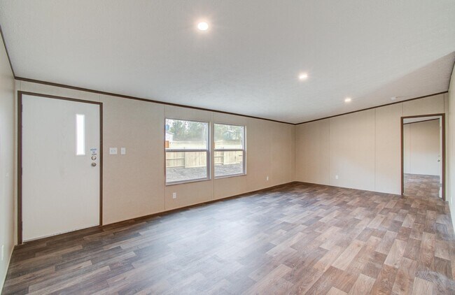 Foto del edificio - 14342 Forest Cir