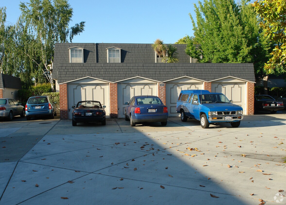 Primary Photo - 996 Ponderosa Ave