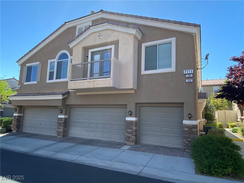 Foto principal - 7111 Cabin Fever St