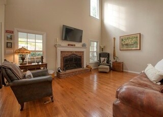 Building Photo - 4960 Luke Dr