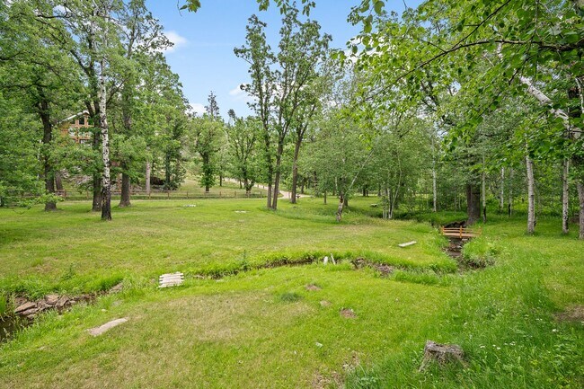 Building Photo - MOUNTAIN RENTAL!