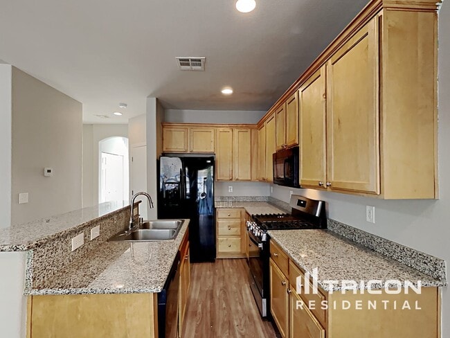 Building Photo - 8424 Quarentina Ave