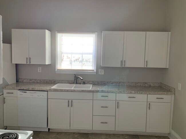 Foto del edificio - 2433 Booker Ave