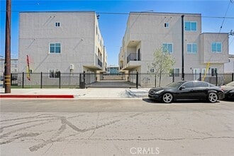 Building Photo - 11952 Vanowen St
