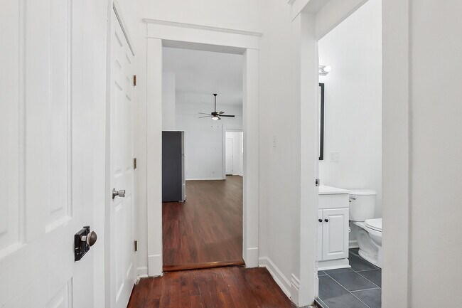 Building Photo - 1540 Music St