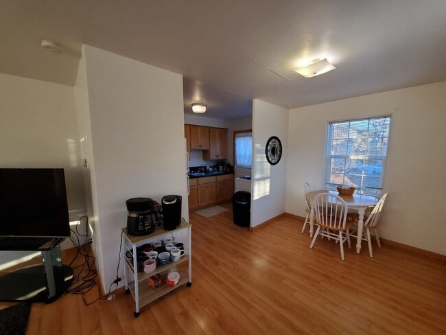 Building Photo - Campus Townhomes