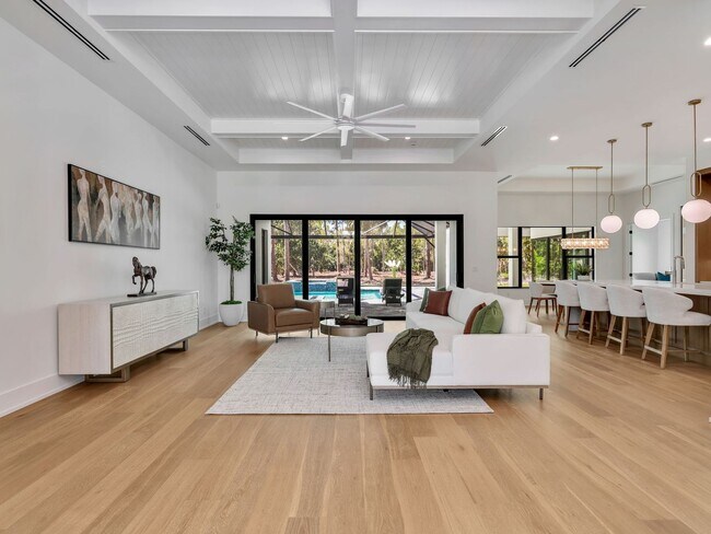 Foto del edificio - Brand-new contemporary estate on 2.27 private acres