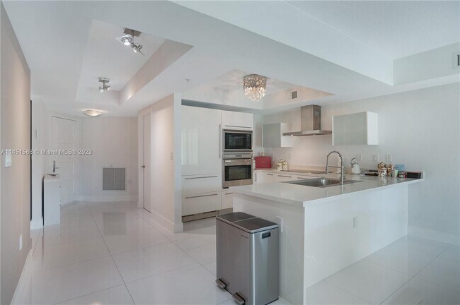 Building Photo - 250 Sunny Isles Blvd