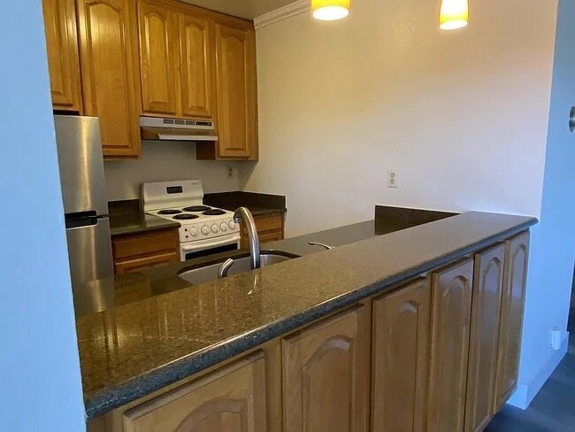 Building Photo - 280 Stonegate Cir