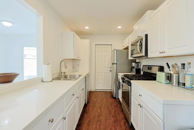 Building Photo - 3772 Clavelita St