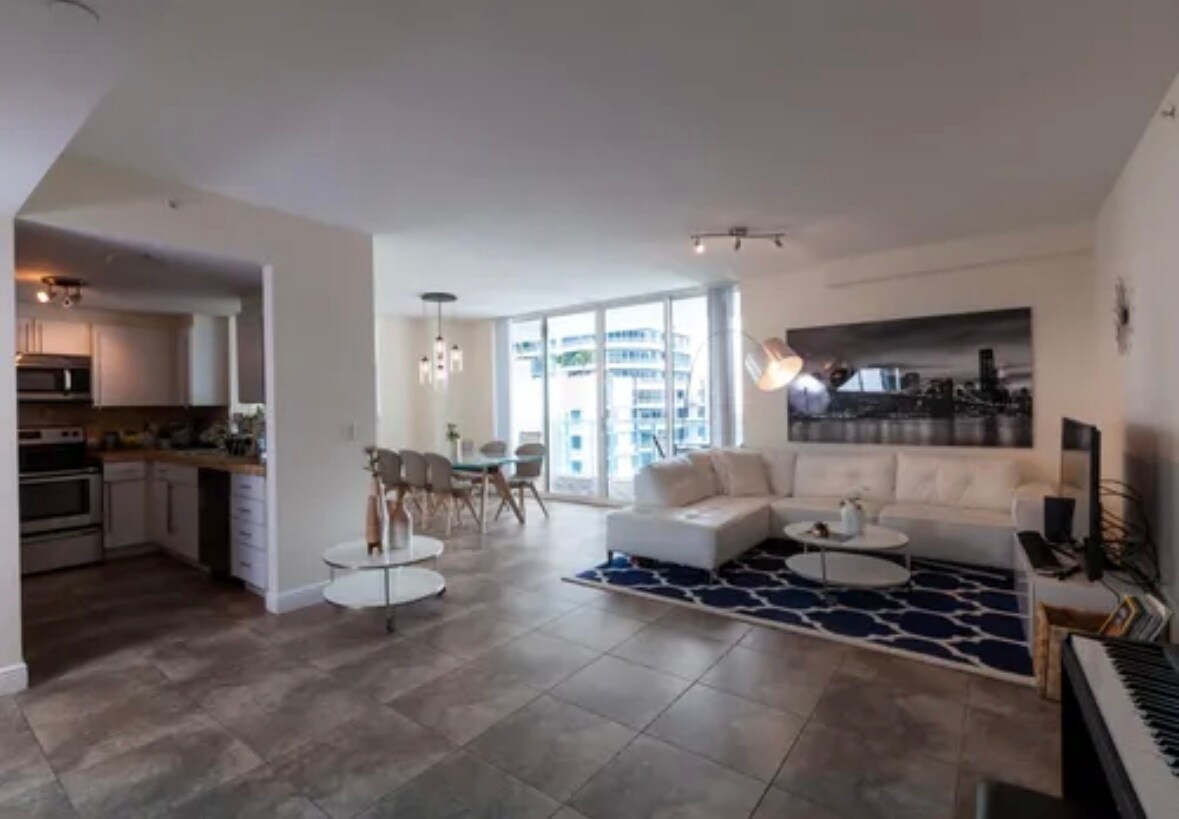 Foto principal - 1250 S Miami Ave