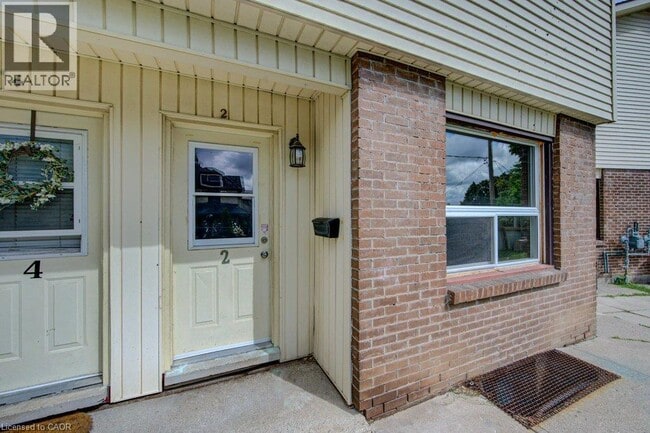 Building Photo - 2 Gilholm Ave
