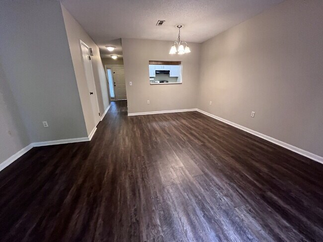 Foto del edificio - 137 Candlebrook Dr