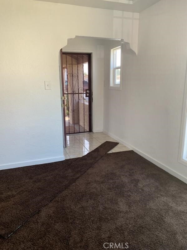 Foto del edificio - 8208 Naomi Ave