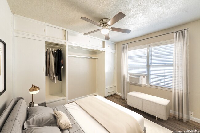 Foto del edificio - 5539 Randolph Blvd